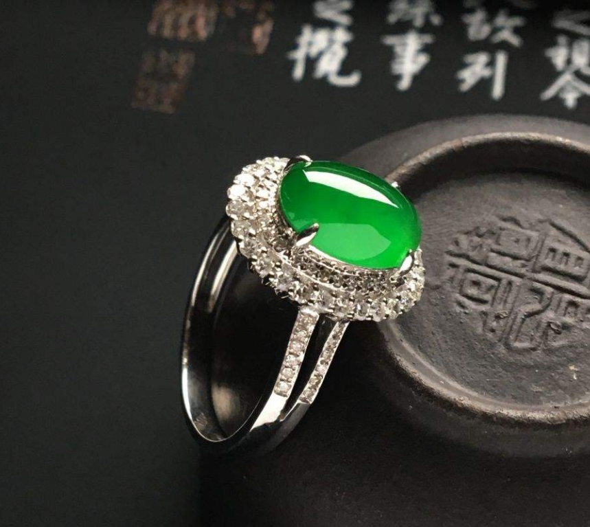 |起胶、起刚、起莹的翡翠价值都不低。