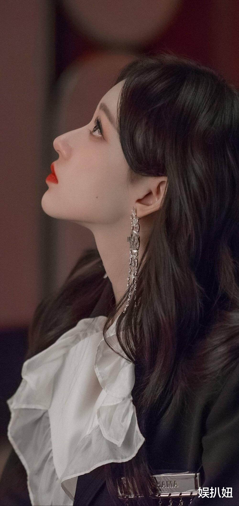 白梦妍|这两个女演员真是两个极端，一个没刘海不行，一个有刘海不行