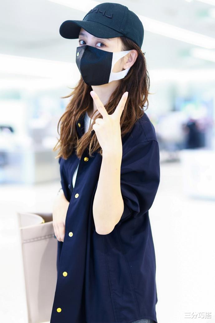 关晓彤|佟丽娅这回瘦过头了，穿一身运动装还空撩撩，但好在气质太加分了