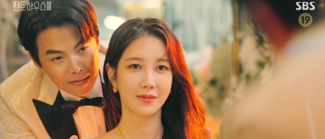 朱丹泰|《顶楼3》第11集：沈秀莲订婚宴血战朱丹泰！赫拉宫被炸塌了