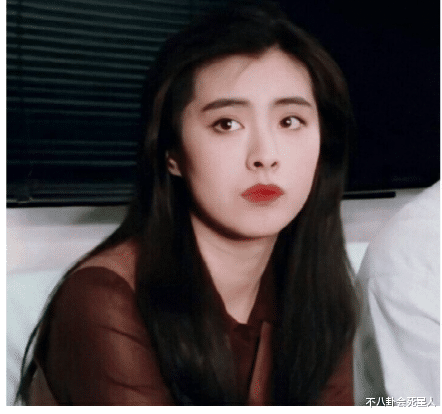 移民|10位香港艺人移居国外现状:孩子生病看不起,硕士生去餐厅当跑腿