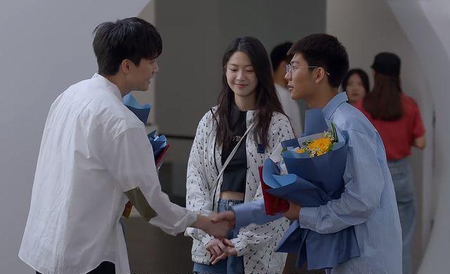 李靓蕾|《小欢喜》小演员境遇不同：周奇塌房，李庚希成资本宠儿？