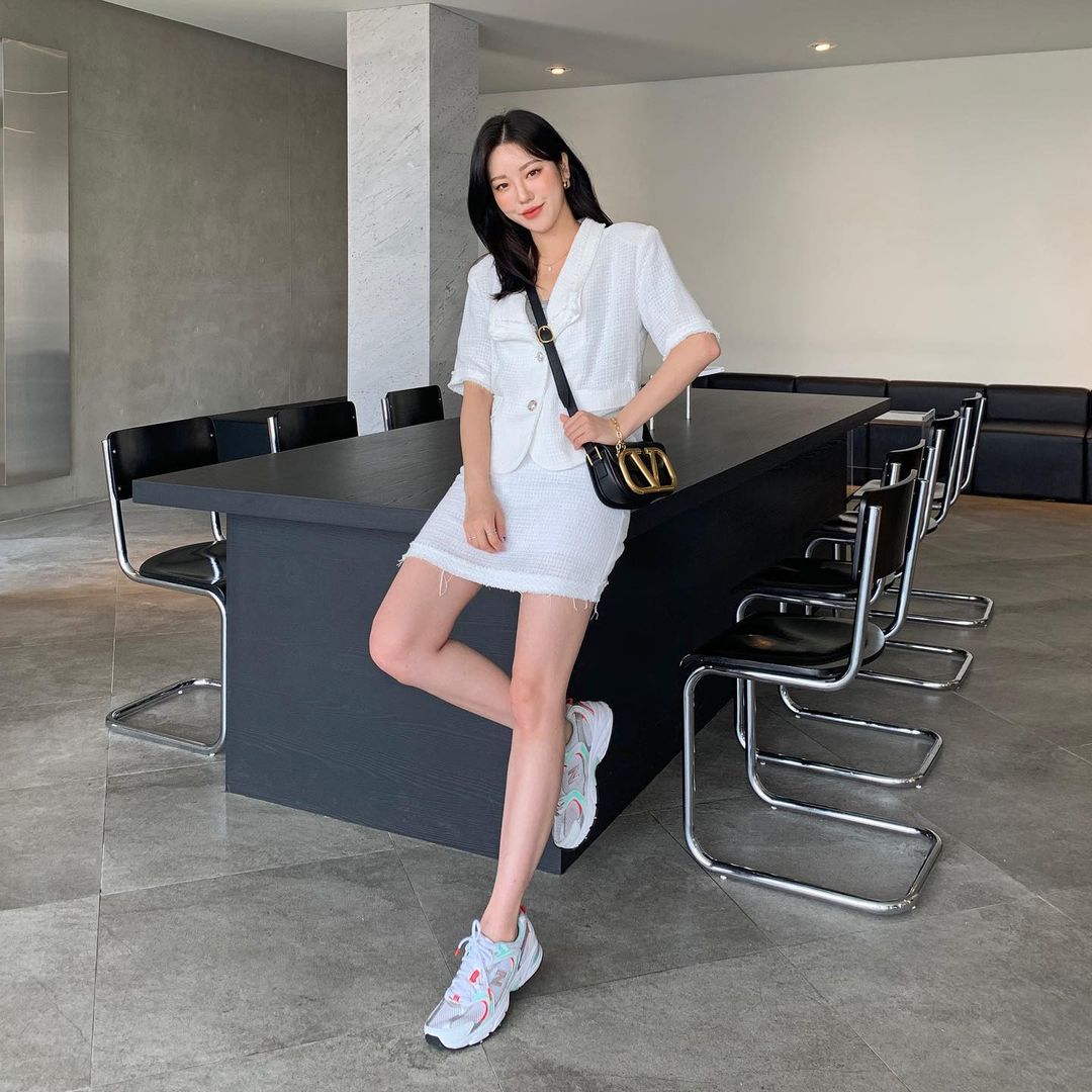 996|穿西装套装显气质的关键，在于整体配色的调和，秒变职场魅力女神