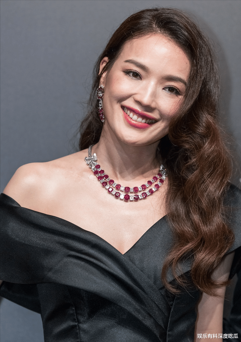 舒淇|舒淇：演艺圈里名副其实的美丽女神，尤其是性感的嘴唇非常美丽