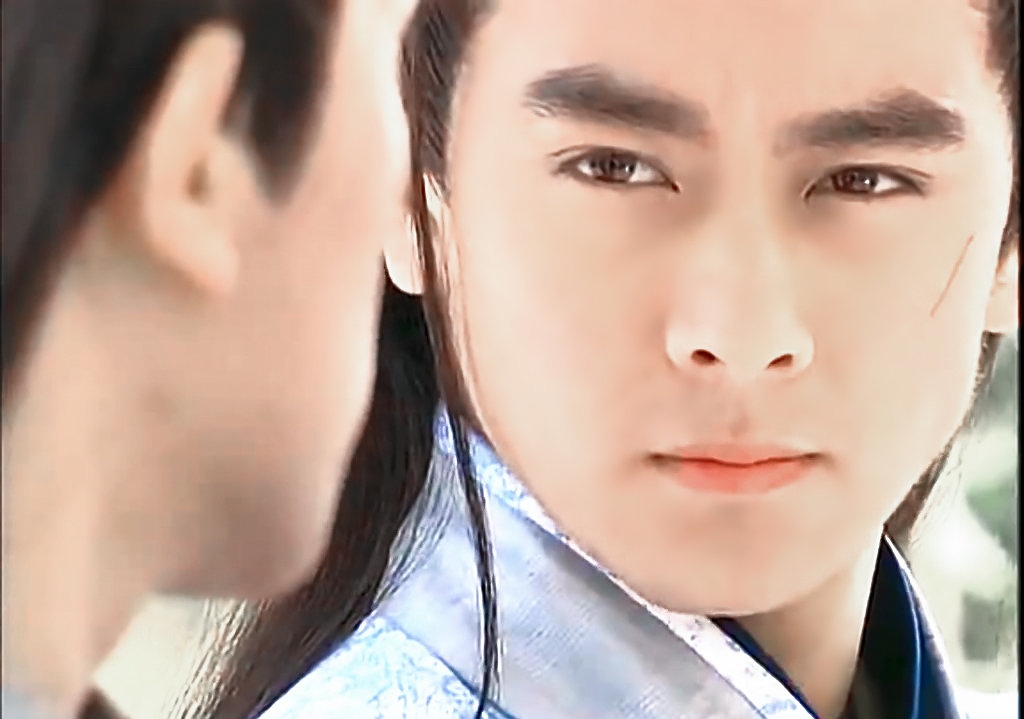 何炅|\冻龄\遭质疑？林志颖何炅台下的真实模样，差距明显