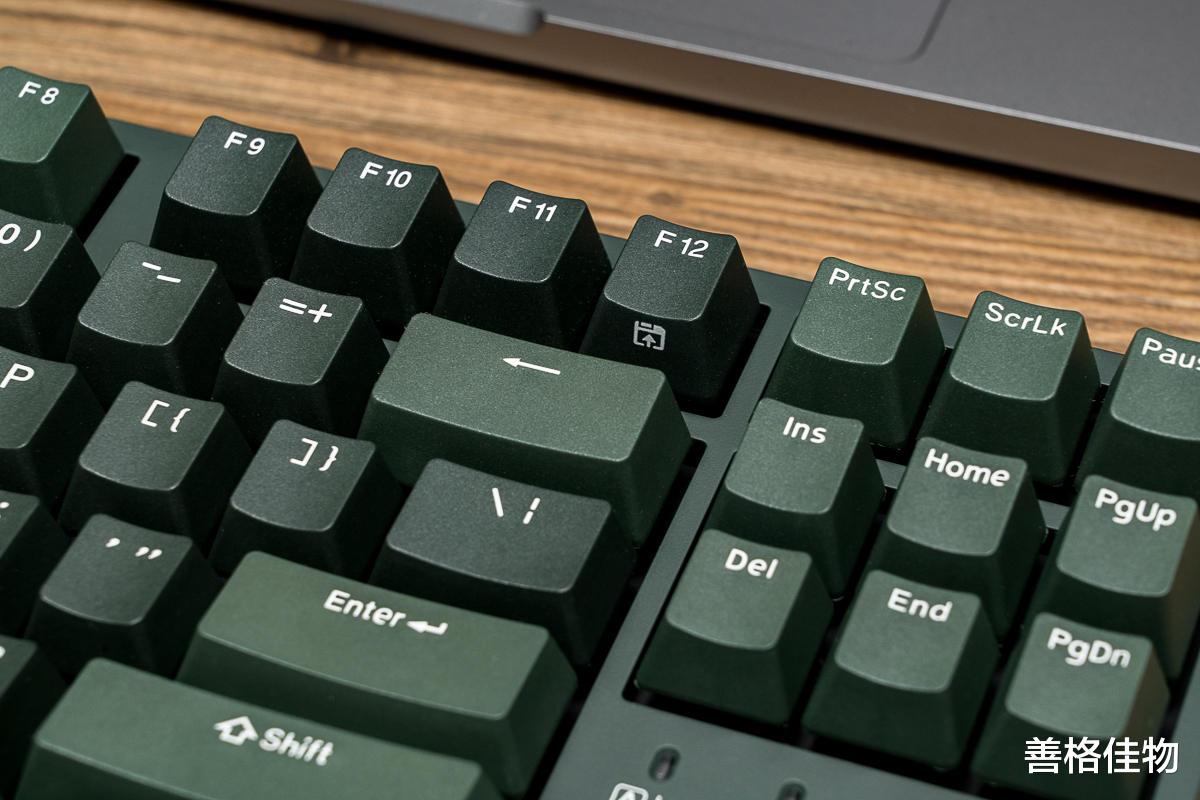 折叠屏|机械键盘怎么选？静音红轴适合打字吗？杜伽三模K320W苍峦墨体验