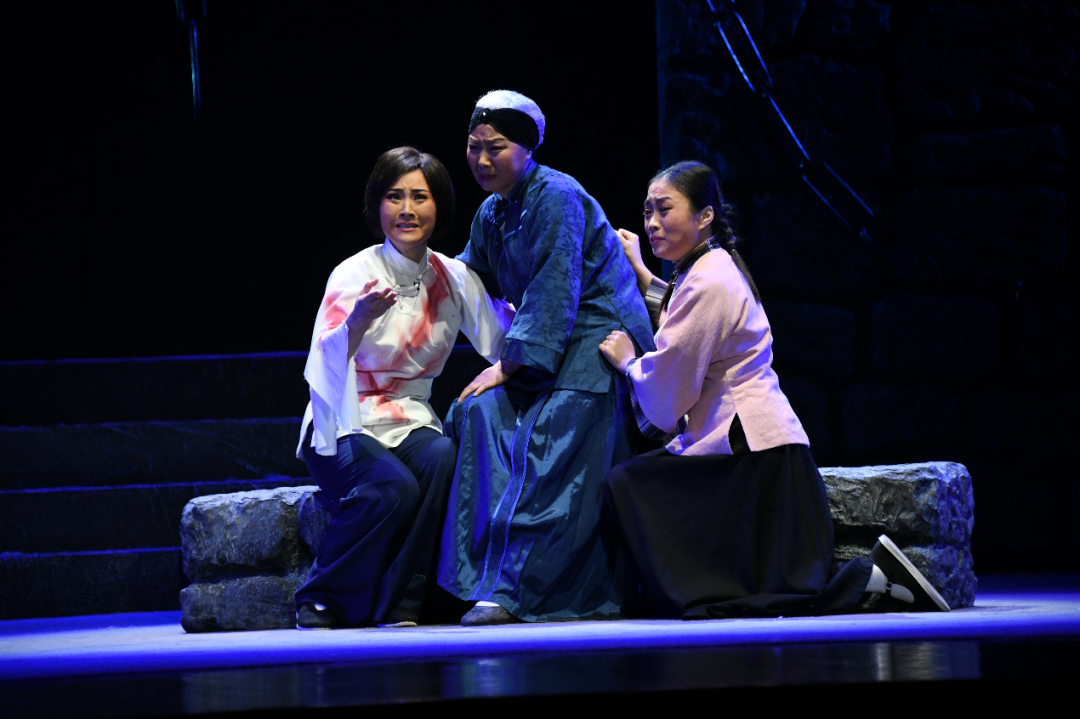 大名縣信息港 大型現代豫劇《郭隆真》在邯鄲市工人劇院進行首場演出