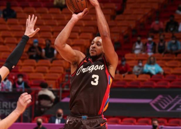 开拓者队|狂轰77+19+10三巨头打疯了！安东尼大爆发，开拓者交易到强援