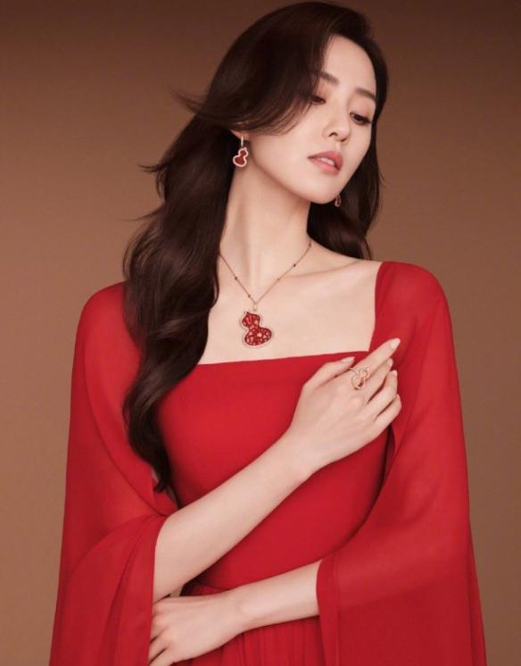 刘诗诗|刘诗诗是什么“在逃豪门公主”,感觉整个人都在发光,又被美到了