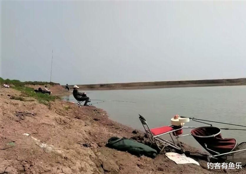 饵料|冬天气温低，大翘嘴和大鲤鱼很难开口，这样调整，钓获不比平时少
