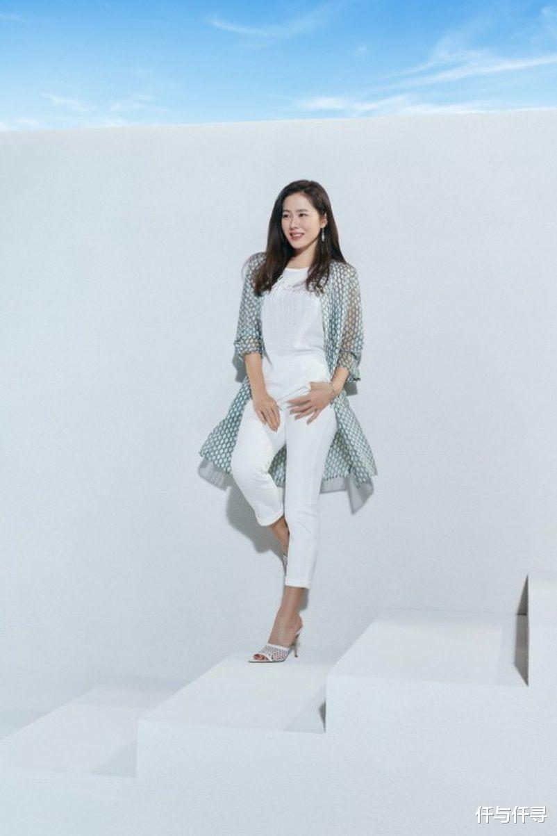 孙艺珍|情侣各有各忙，孙艺珍认恋后即拍广告，玄彬型爆花絮片曝光