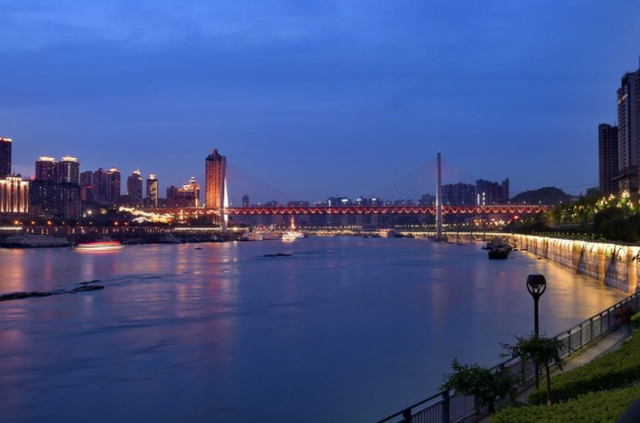 重庆 中国著名友好的大城市,不坑游客,外国人也喜欢来