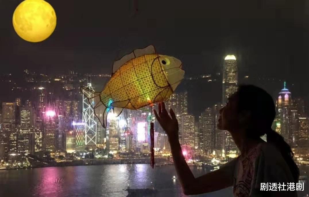 温婉|奢华！香港知名女星千万独立屋曝光，靠近大自然一家常到此度假