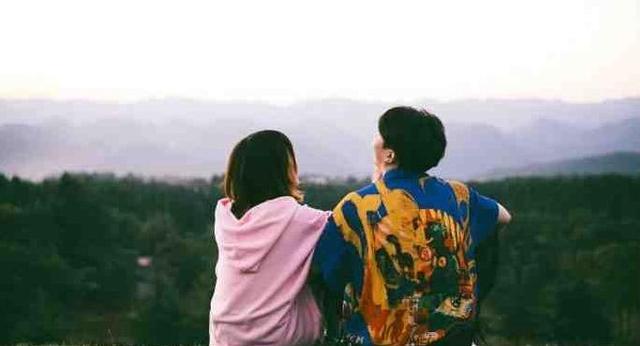 白举纲|白举纲参加综艺节目，无意间暴露了婚姻状况，大方发文承认已婚！