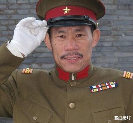 亮剑|《亮剑》奇遇：经费吃紧，导演为省钱找司机救场，不料捧出个红人