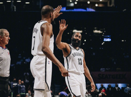  三方交易方案！篮网送出欧文+新秀托马斯，得到本西+奥拉迪波