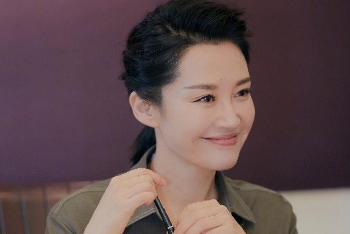 许晴|52岁的许晴颜值真的逆天了