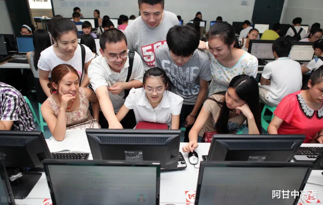 程凌云|“清华见”后续来了，考生实际得分709，“复读生”身份再惹争议