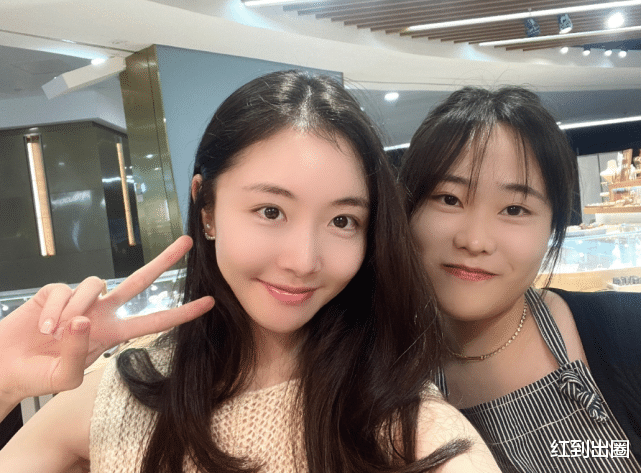 霍尊|霍尊前女友涨粉70万成网红！被路人偶遇抓拍生图，和精修差距太大