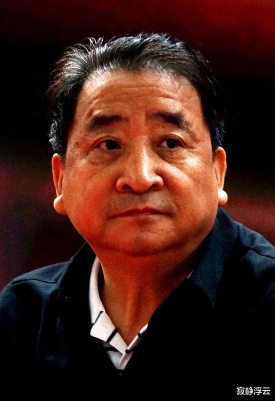 郭德纲|姜昆有大能耐？郭德纲同门师弟倒戈姜昆，梁宏达站错队有何深意