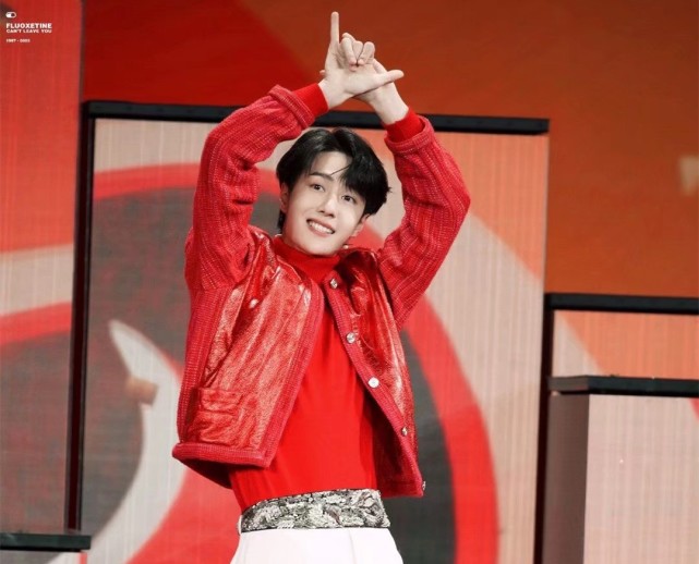 王一博|资源上升？王一博元宵晚会全新路透曝光，一人独挑节目引发热议