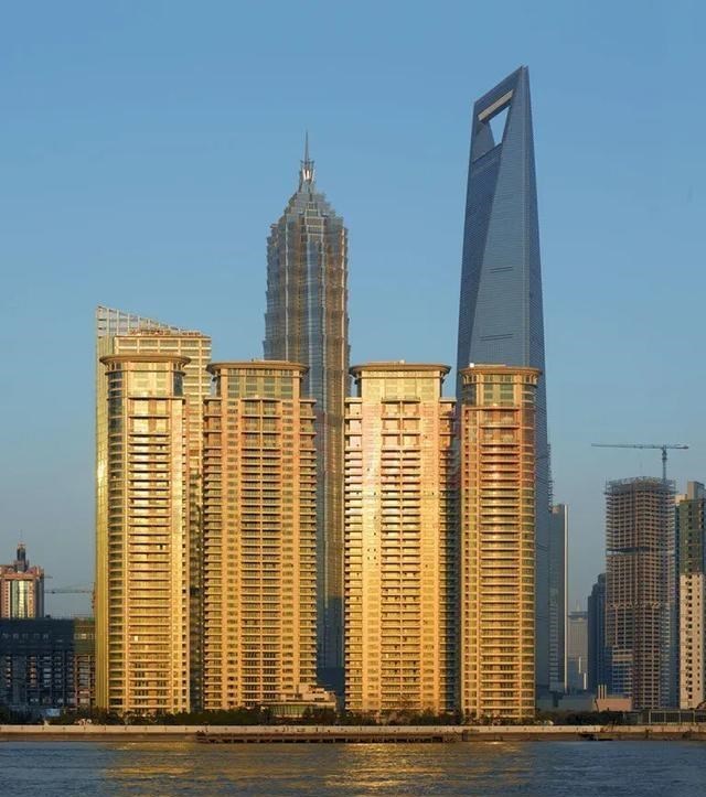 清浅微笑的我|堪称上海滩最贵最难卖的房子，10多年了都还有一栋楼没卖出去