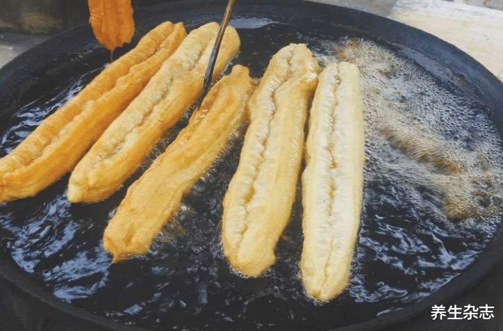 補鈣|肝臟癌變，上半身先知？醫生：上半身出現3種異常，或是肝病到訪