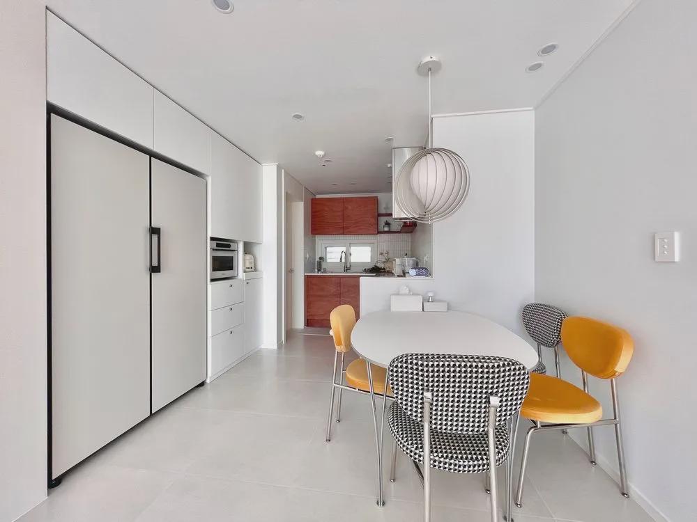 事实证明越简越显大，她家80㎡五脏俱全，看着比100㎡还宽敞明亮