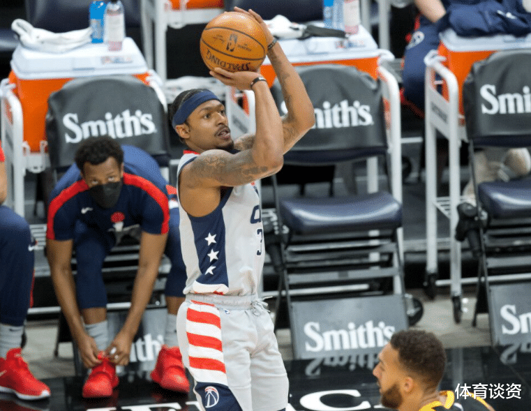 威斯布鲁克|25+14+14！威少把联盟第一打回原形，15中8造大冷门，篮板抢赢戈贝尔