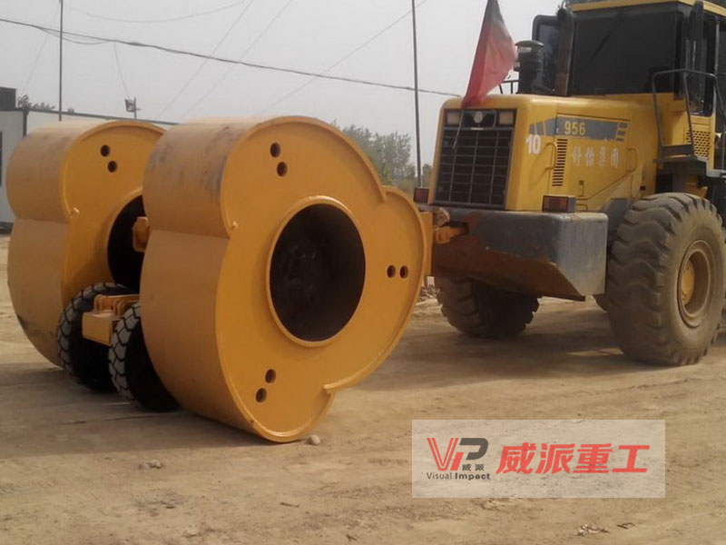 装载机带的冲击碾压机施工速度,yct25冲击式压路机的作业效率