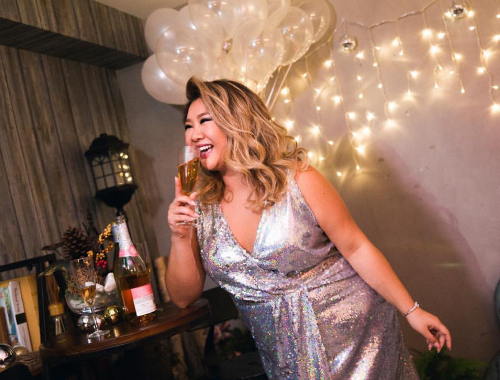 郑少秋|郑少秋女儿被送医院，情况紧急十分痛苦，5天花10万无人照顾