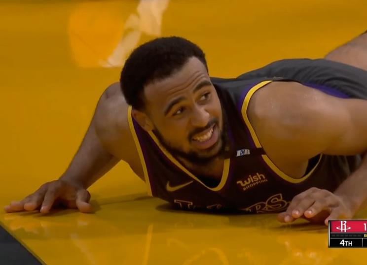 绝杀|最后0.9秒！湖人双枪又立功了，掐灭绝杀，连续2场成为英雄