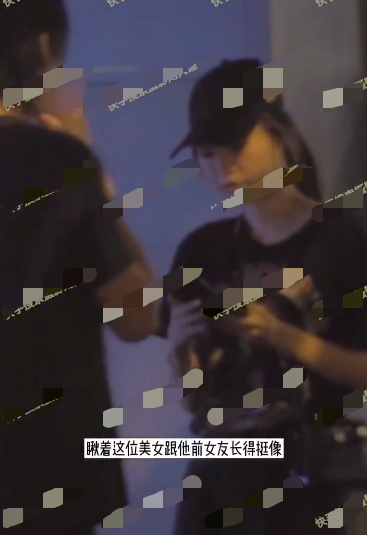 杜淳|50岁歌手信疑曝新恋情，和妙龄女手牵手回家过夜，一路紧贴不避嫌