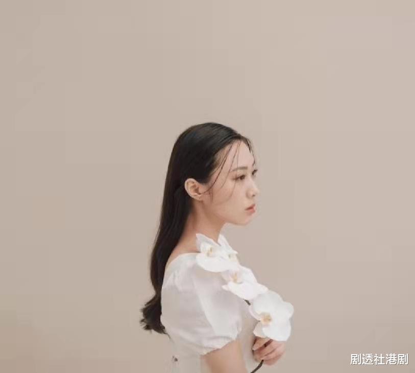 李丽珍|有意入行？55岁昔日港片女神女儿尽得妈妈真传，从青涩蜕变成熟路线