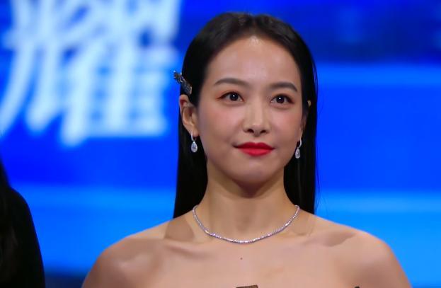 生图|“星动之夜”女星生图火了,关掉美颜失去滤镜,直男们都沸腾了