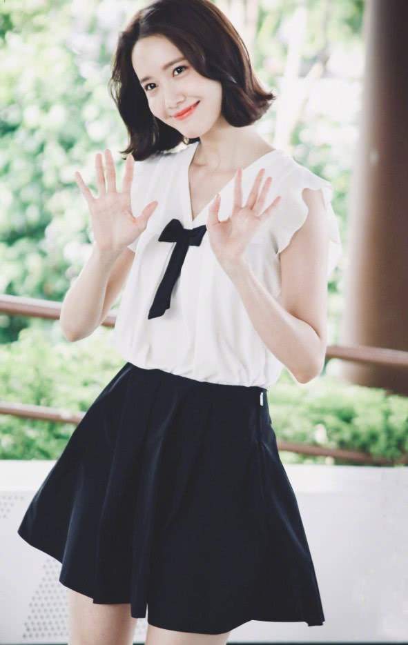 林允儿|林允儿的短发简直是颜值巅峰呀，可盐可甜，网友：第一眼就爱上了