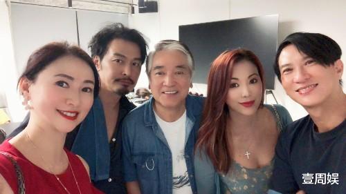 陈雅伦|陈雅伦秦沛时隔34年同框,翁虹张家辉意外抢镜,勾起港片回忆!