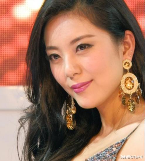 艾尚真|她是国内第一女神,黄金比例身材让人惊艳,网友:运动成就了她