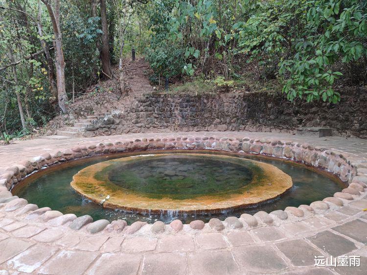 远山墨雨 从昆明开车去景谷，走墨临高速公路路线的体验，感觉不错