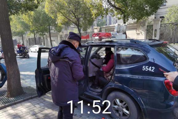 苟俊德 春日暖心之举：老人迷路失联，巡查队员伸援手