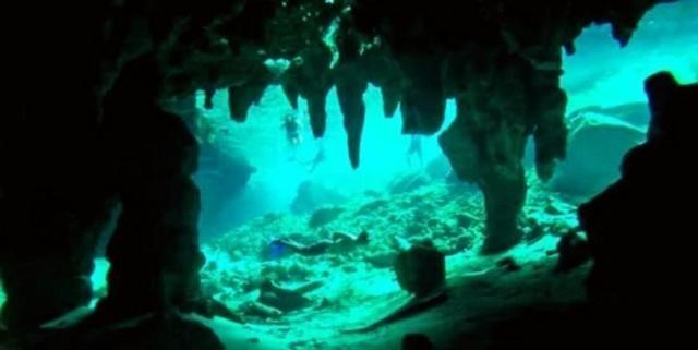 基因 马里亚纳海沟深度超过一万米，那里的温度怎么样？水还是液态吗？