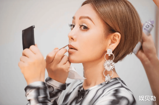 芒果台|中秋晚会成娱乐圈分界岭，芒果收视低迷、赵丽颖镜头少、不惯明星