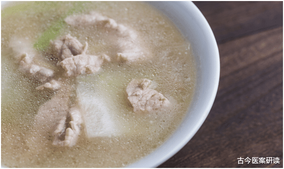 尿酸|尿酸偏高，不能吃豆腐？医生提醒：3种食物，比猪肉嘌呤高42倍，莫贪嘴