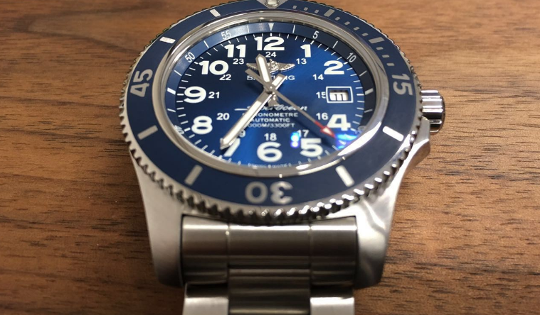 王辉谈表|夏天的男士配饰，冰凉透彻的蓝色，日常通勤手表怎么选