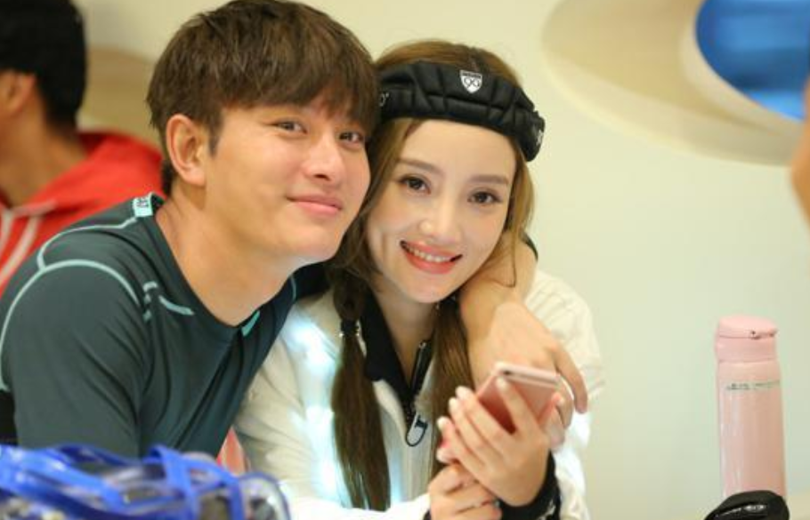 贾乃亮|有种“整容”叫离婚1年，李小璐还是李小璐，贾乃亮却判若两人