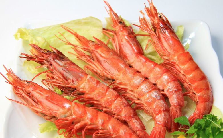 脱发|35岁女子喉咙疼，确诊甲状腺癌，化疗6次离世，医生咆哮：冰箱2物赶快扔