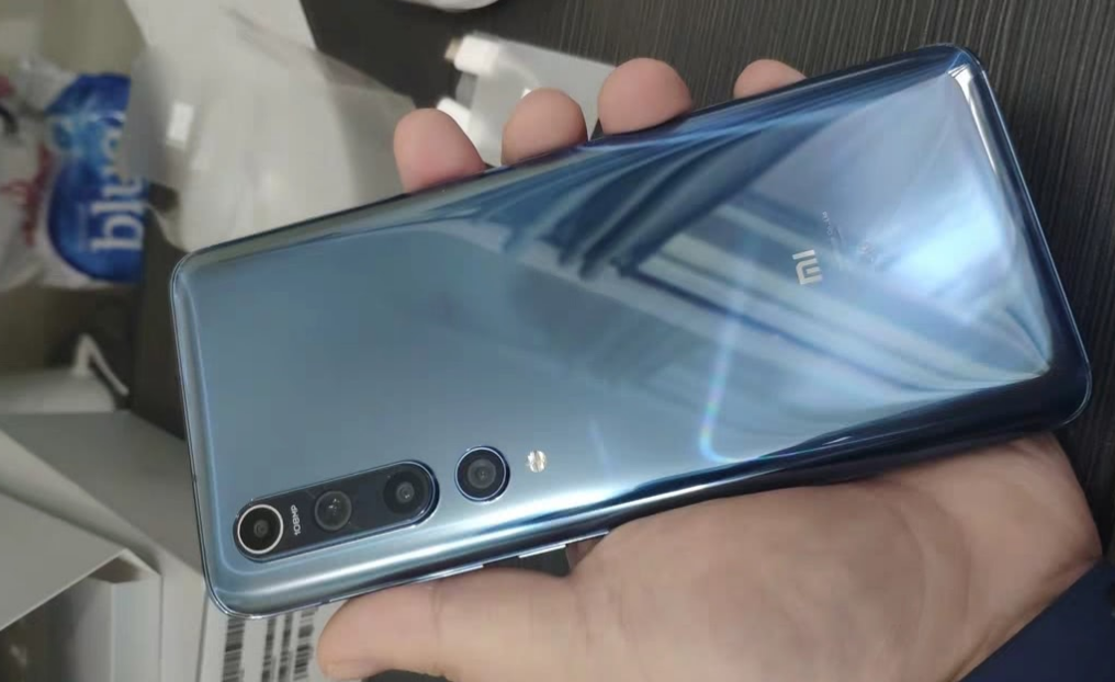 张家口 小米11与华为mate40pro相比，摄像头逊于华为mate40pro，CPU和屏幕上超过华为