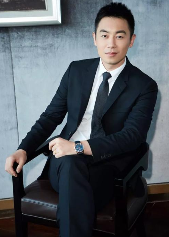 朱亚文|19岁出道,与朱亚文相恋9年,却输给沈佳妮,今36岁收获幸福