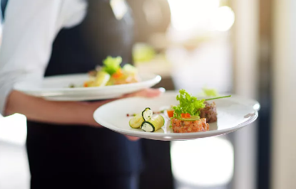 睡眠|为何总是半夜“自然醒”？中医直言：睡觉时有3异常，或是肝在“求救”