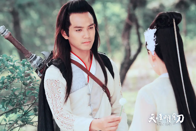 天涯明月刀|还记得《天涯明月刀》的明月心吗？《司藤》里演大妈，毫无违和感